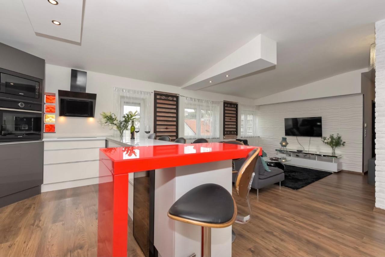Nightingale Luxury Apartment Budapeste Exterior foto