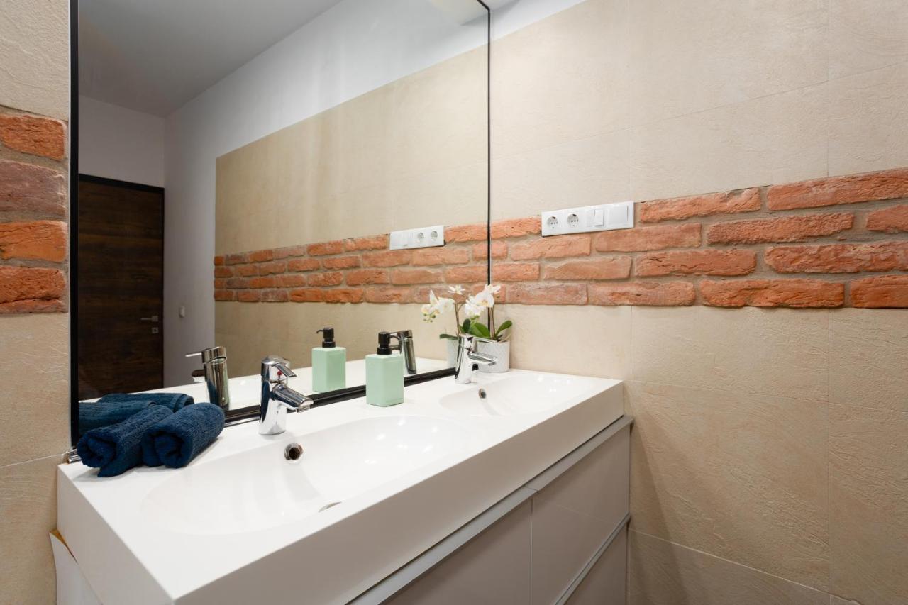 Nightingale Luxury Apartment Budapeste Exterior foto